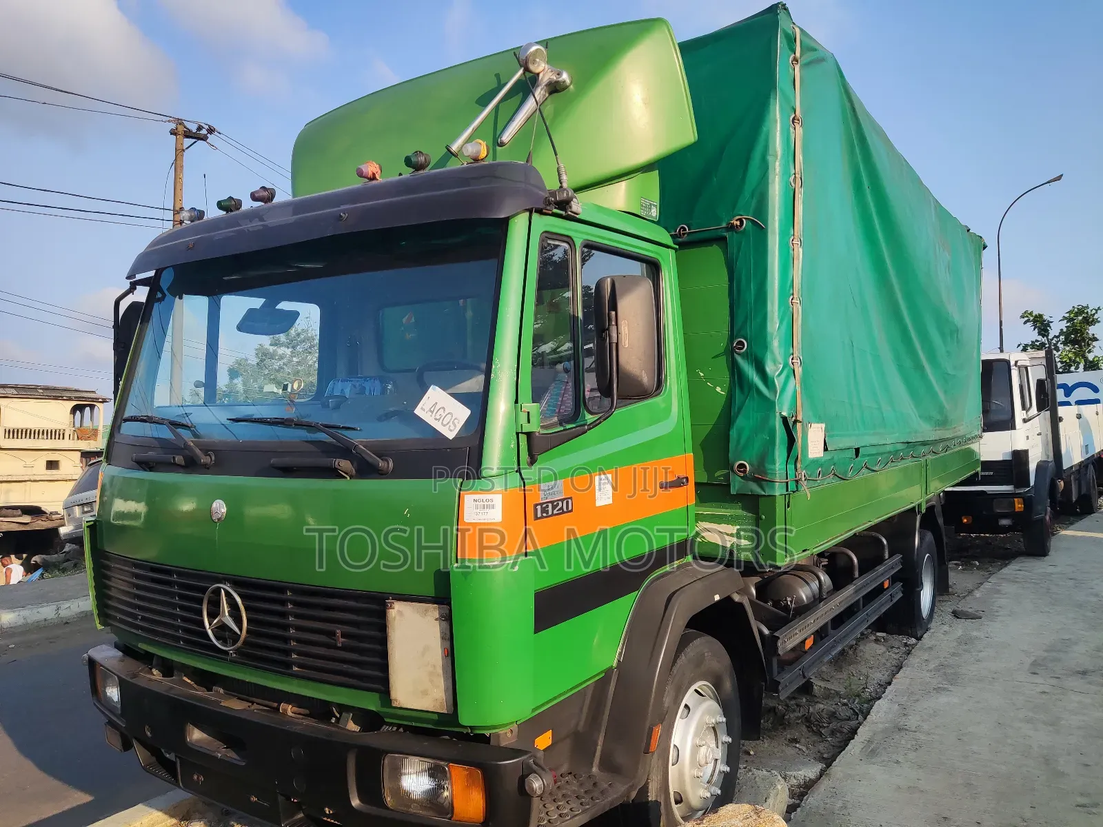 Mercedes Benz 1320