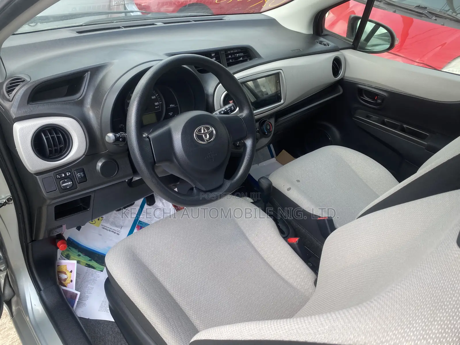 Toyota Yaris 2012 Silver