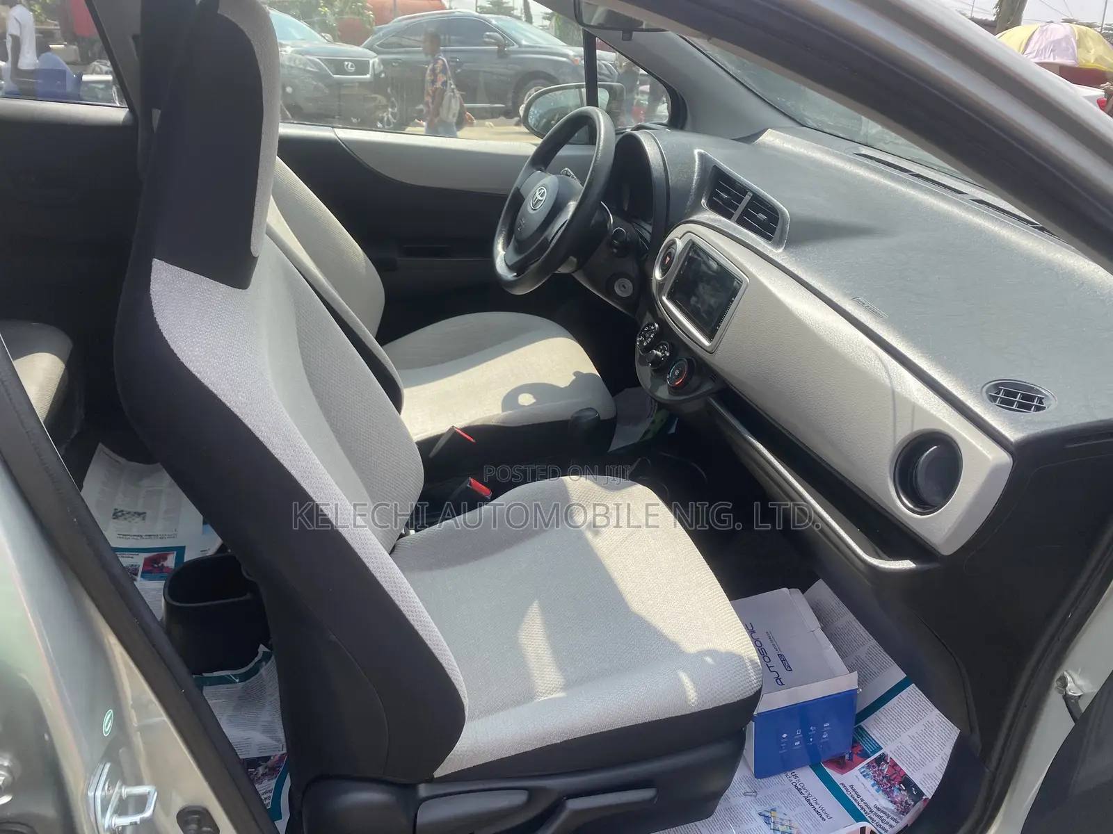 Toyota Yaris 2012 Silver