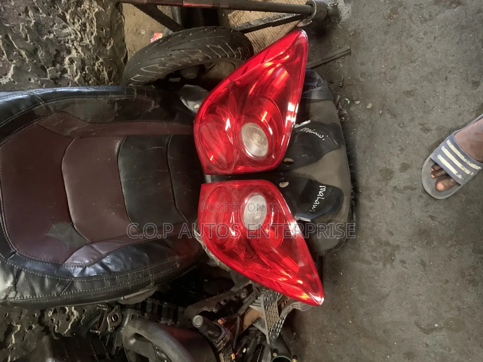 Tail Ight (Back Light)For Chevrolet Equinox Pontiac Torrents