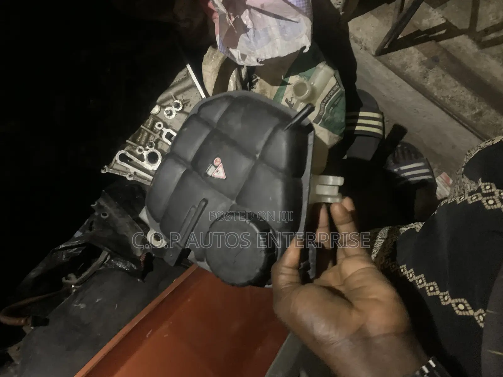 Water Can for Mercedes Benz ML GL Gle GLC GLK Gla Cla