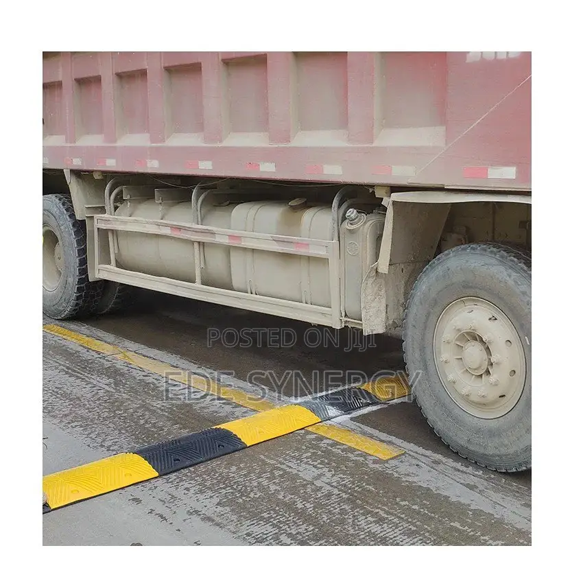 Heavy Duty High Quality 1m Rubber Speed Bumps