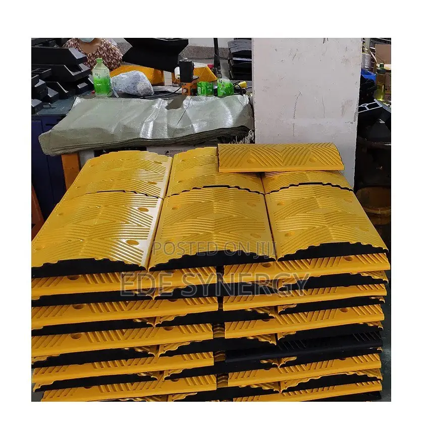 Heavy Duty High Quality 1m Rubber Speed Bumps