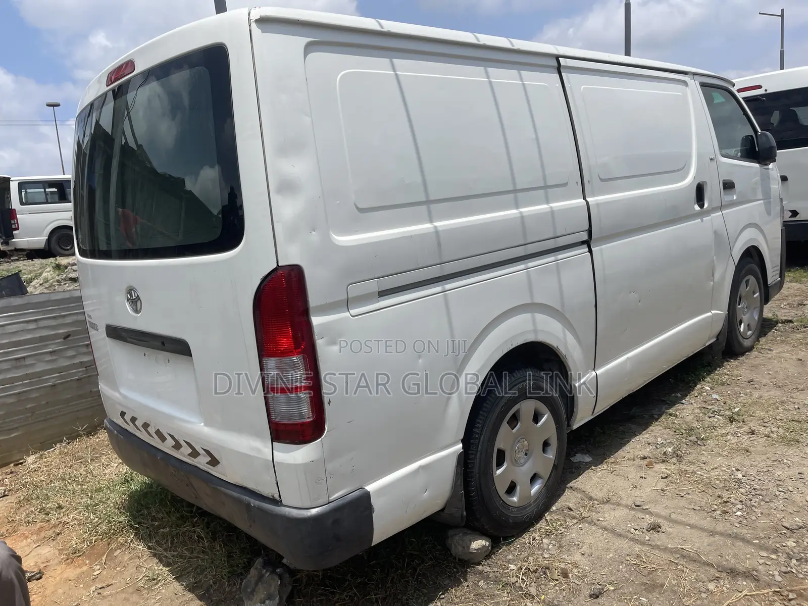 Toyota HiAce 2010 White