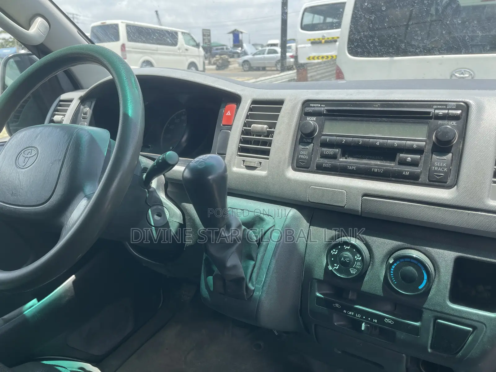 Toyota HiAce 2010 White