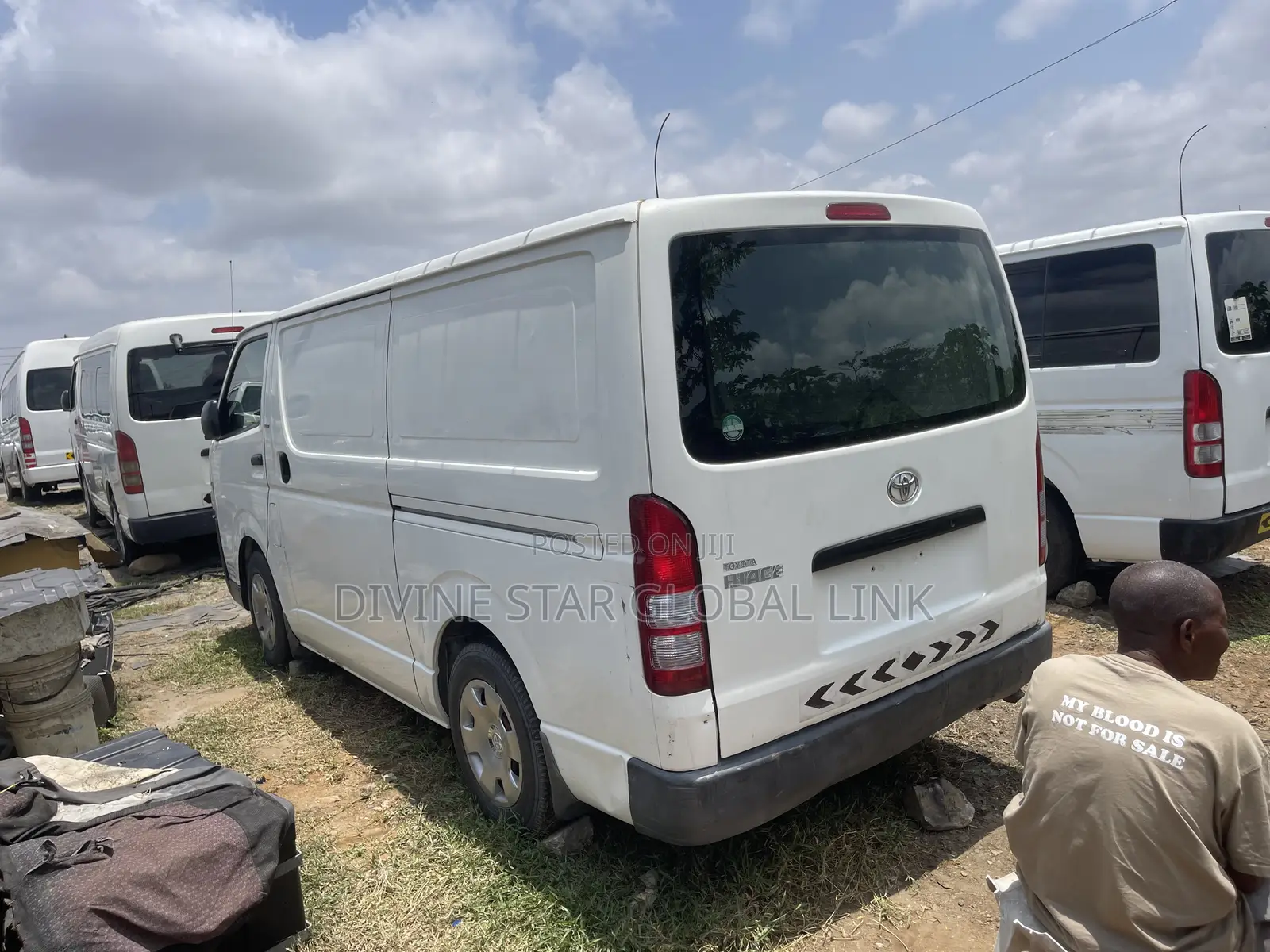 Toyota HiAce 2010 White