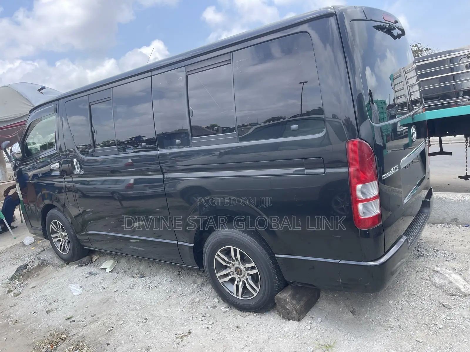 Toyota HiAce 2013 Grey