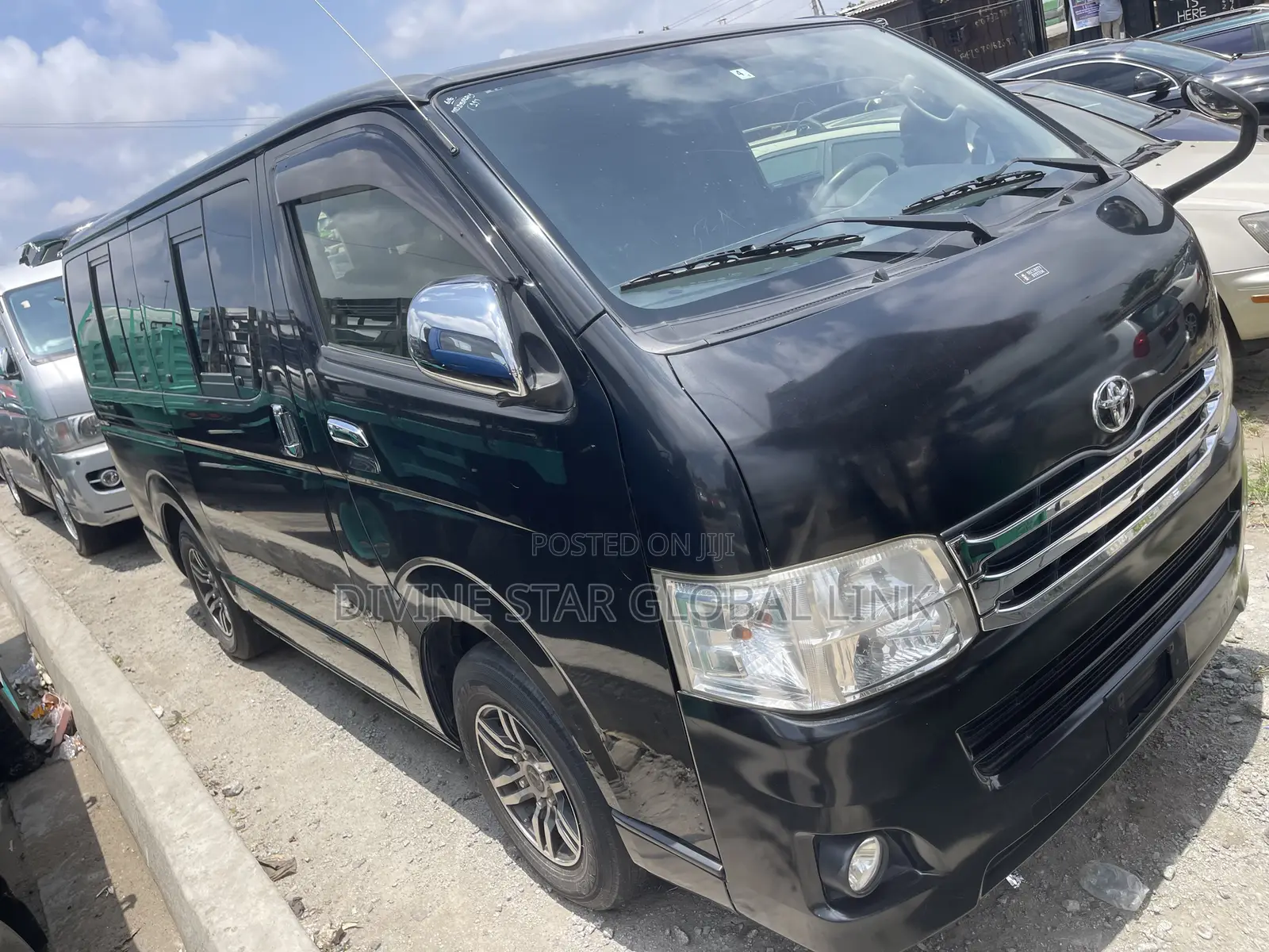 Toyota HiAce 2013 Grey