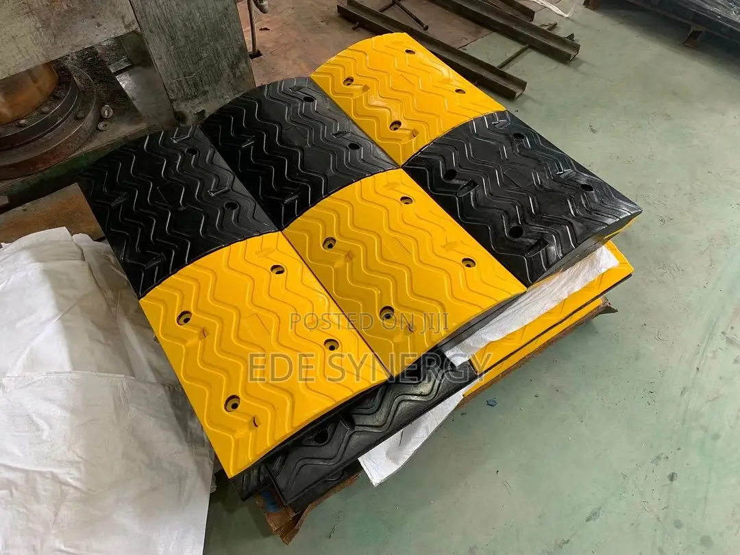 High Quality New Synthetic Material Speed Bumps