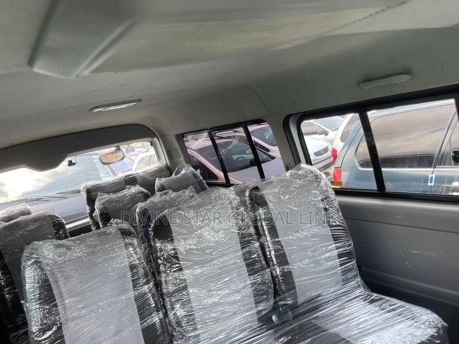 Toyota HiAce 2011 Silver