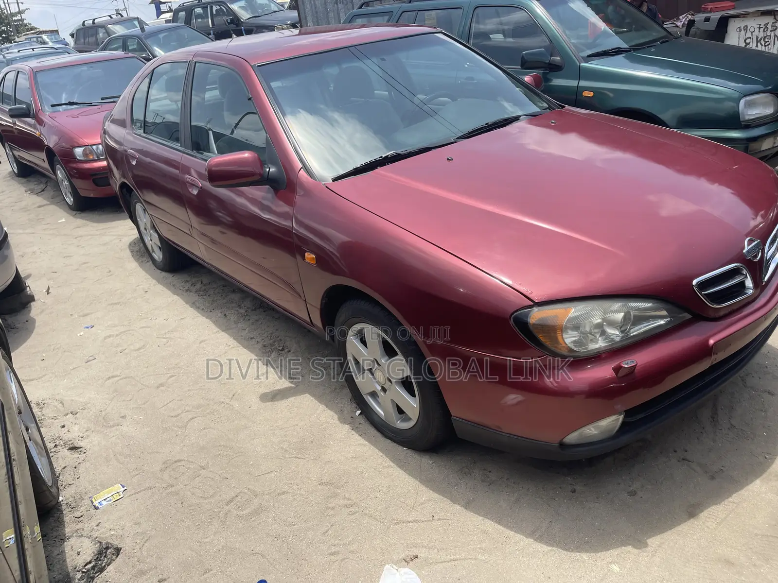 Nissan Almera 2000 Red