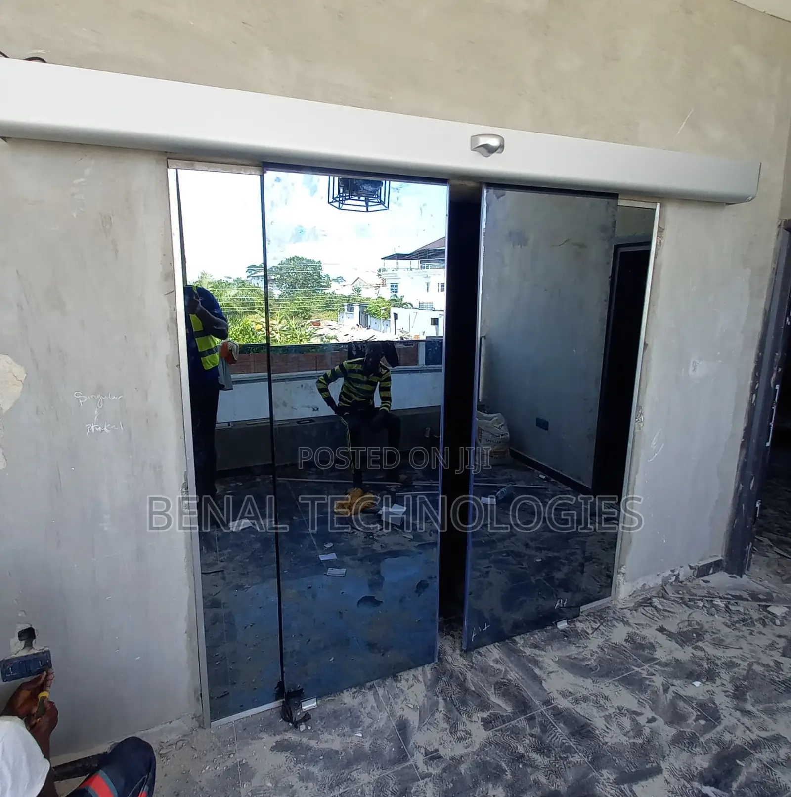 Automatic Motion-Actuated Sliding Door