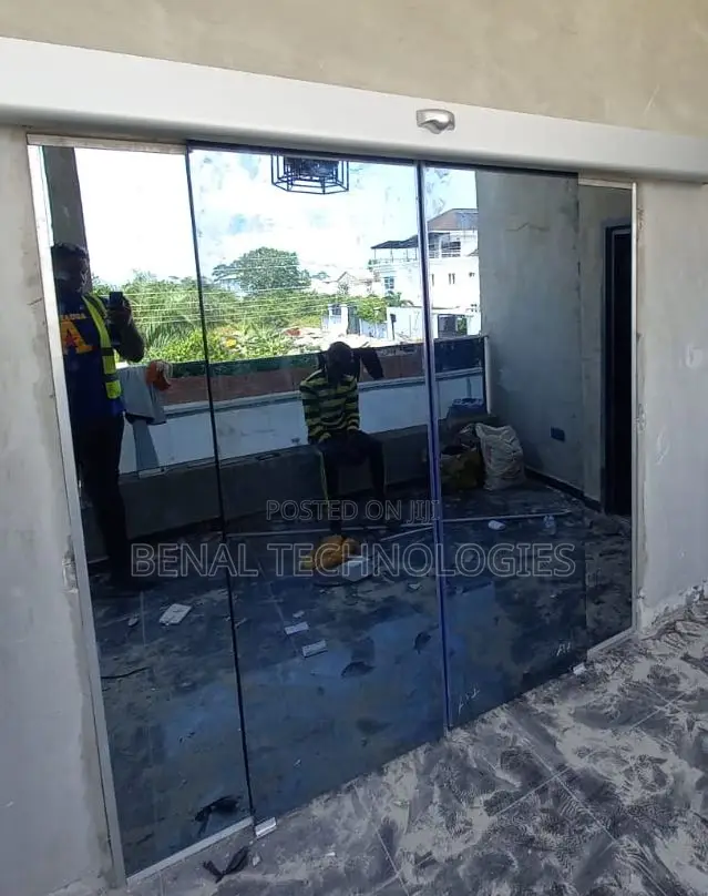 Motion Responsive Auto Sliding Door