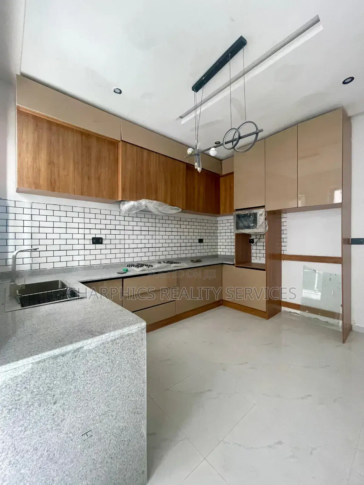 4bdrm Penthouse in Lekki Phase 1 for sale