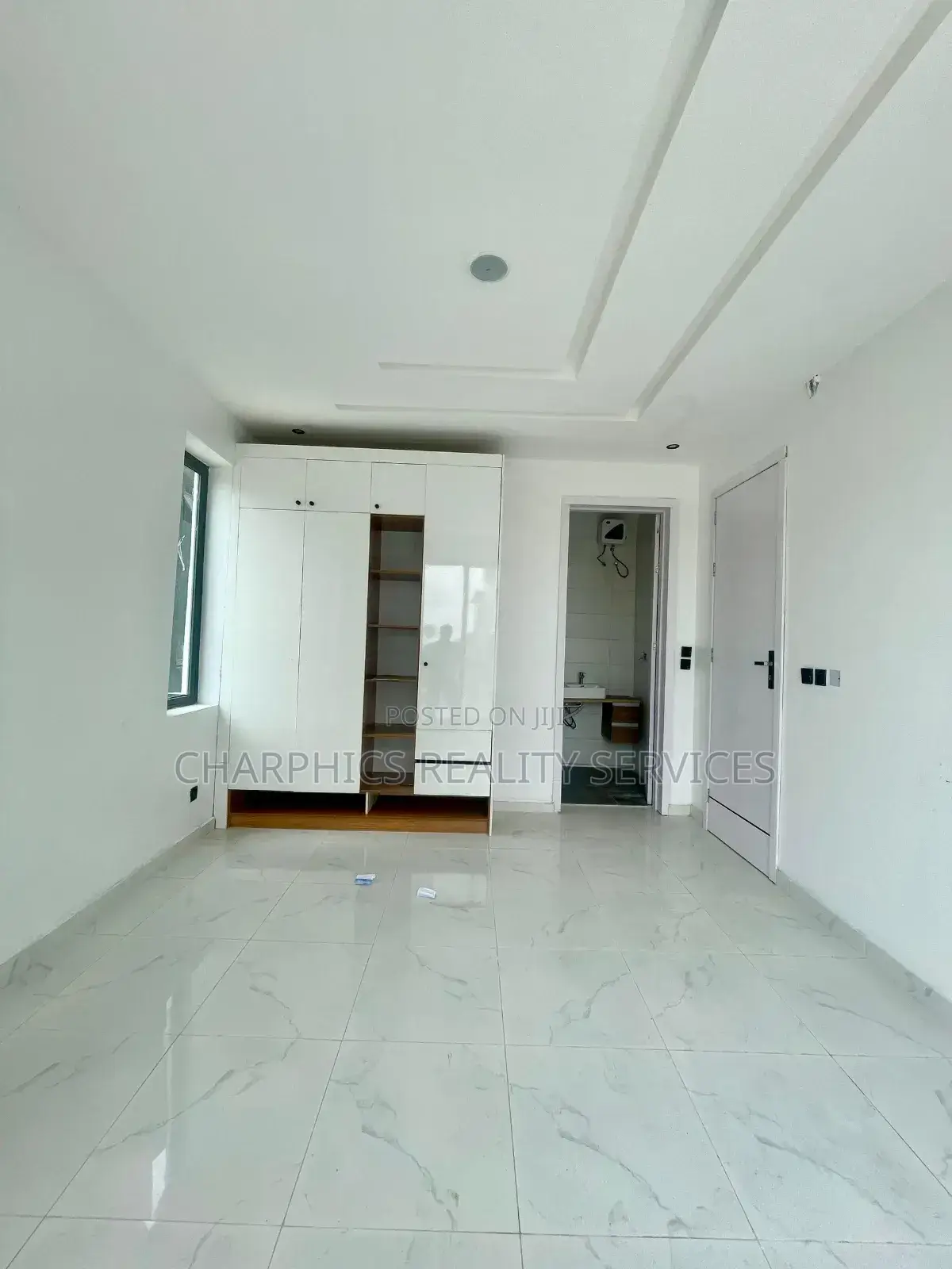 4bdrm Penthouse in Lekki Phase 1 for sale