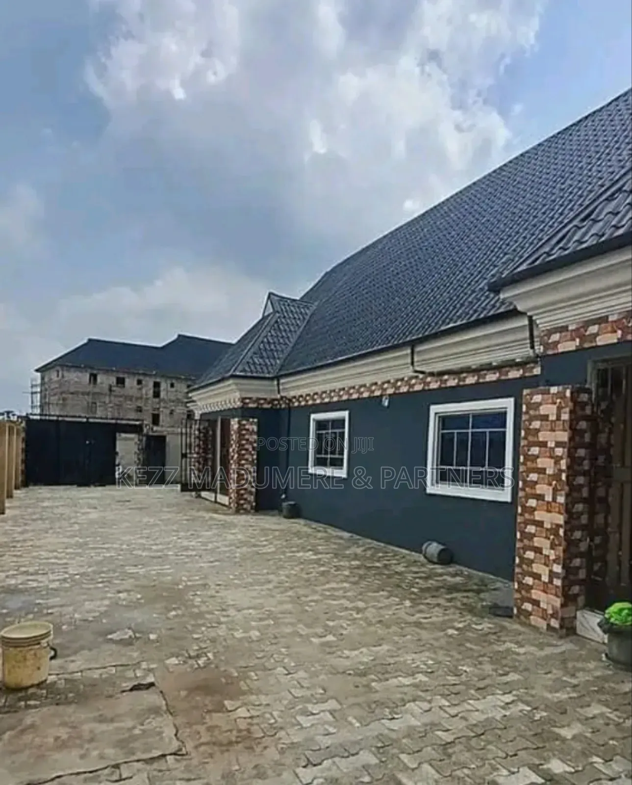 5bdrm Block of Flats in Near First Market, for sale