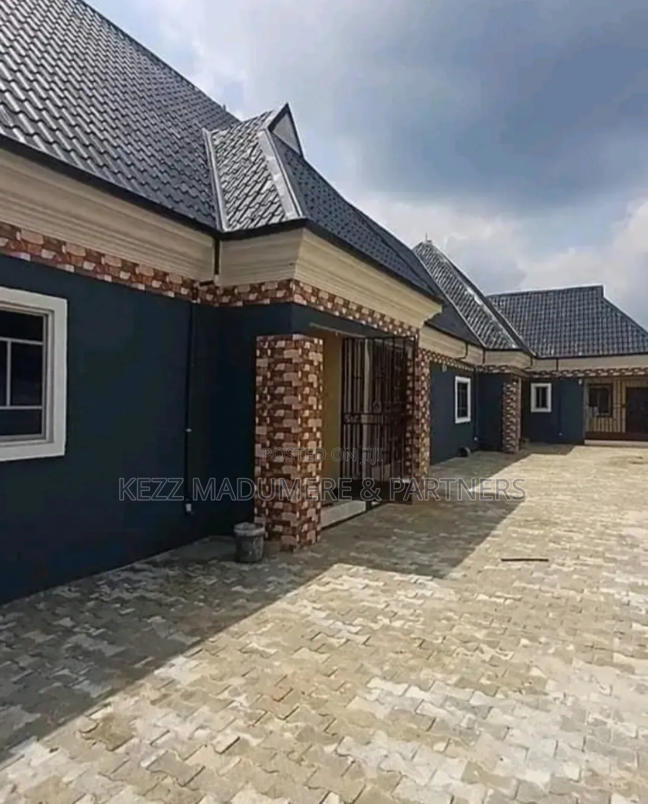 5bdrm Block of Flats in Near First Market, for sale