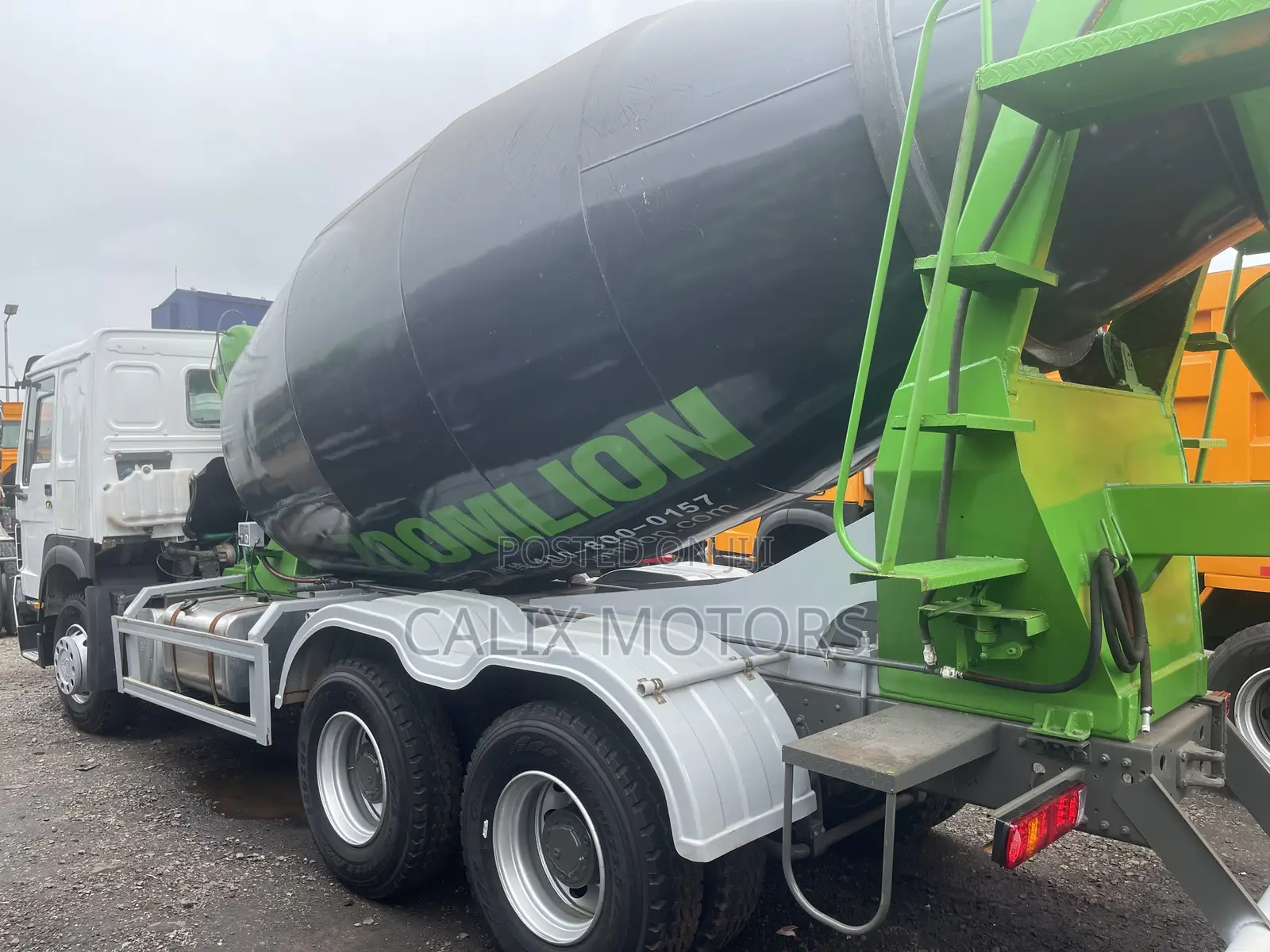 Foreign Used Howo 371hp Concrete Mixer Truck.