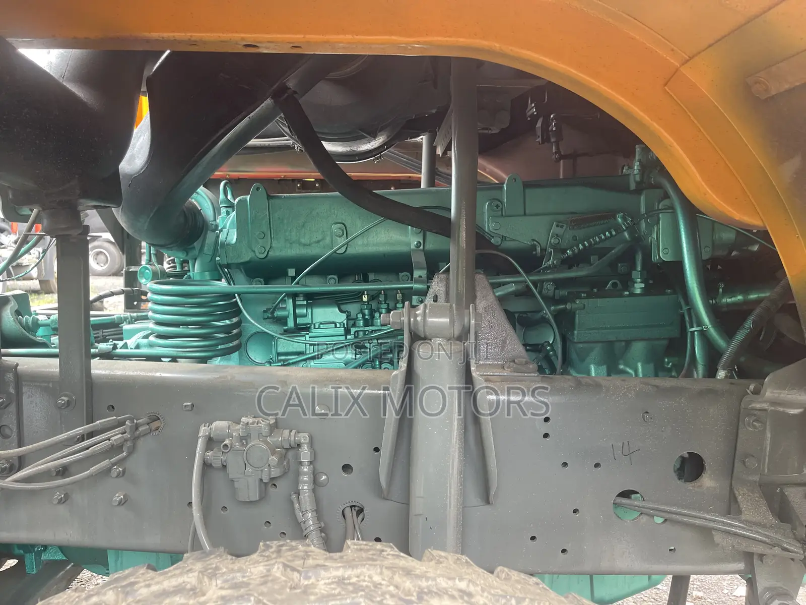 Foreign Used Howo Tractor Head 371hp 2010 Yellow