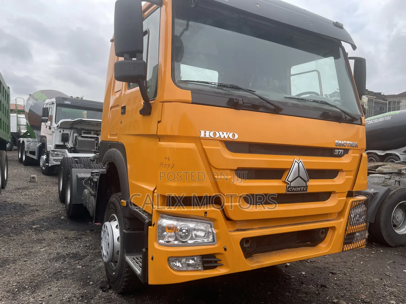 Foreign Used Howo Tractor Head 371hp 2010 Yellow