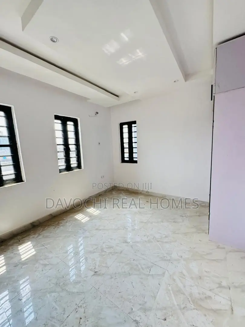 2bdrm Apartment in Osapa london for rent