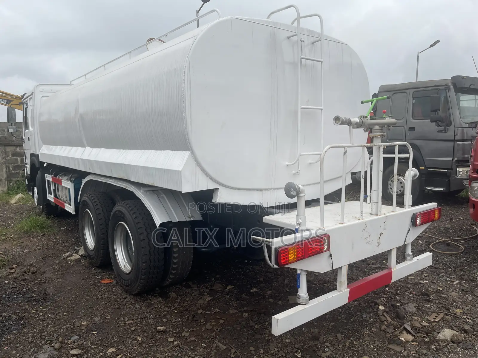Foreign Used Howo Water Tanker Truck.