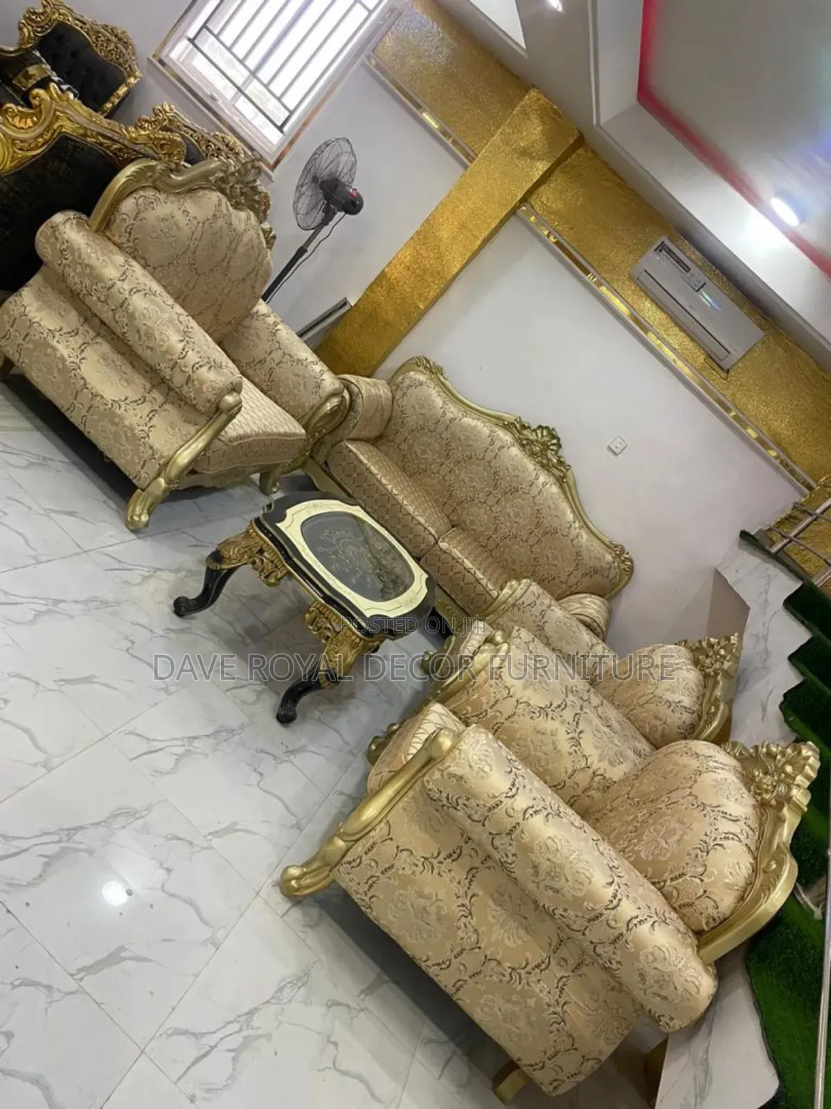 Quality Royal Sofa Chair.