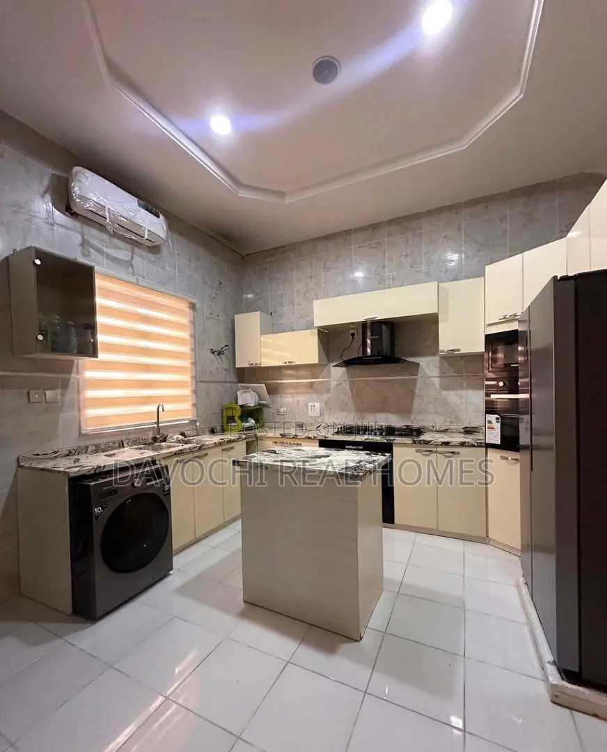 4bdrm Duplex in Lekki Phase 2 for rent