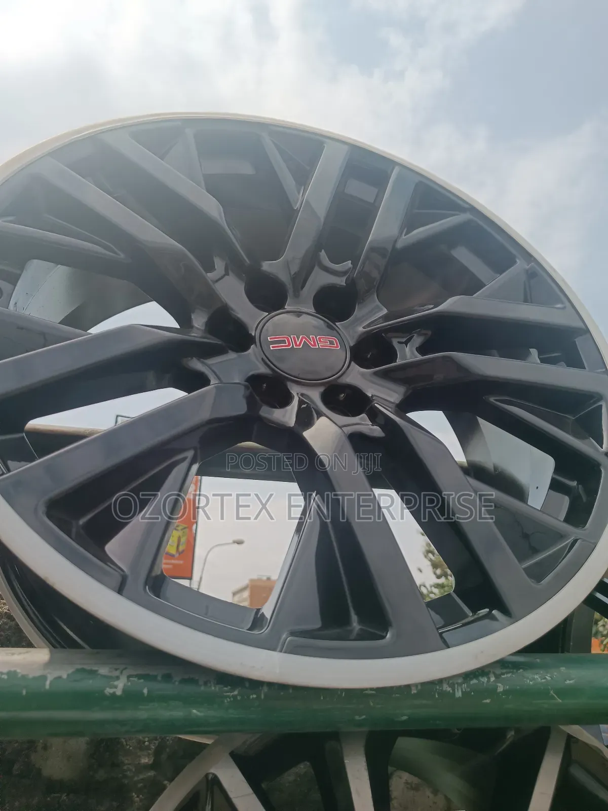 22rim for GMC and Excalade Black