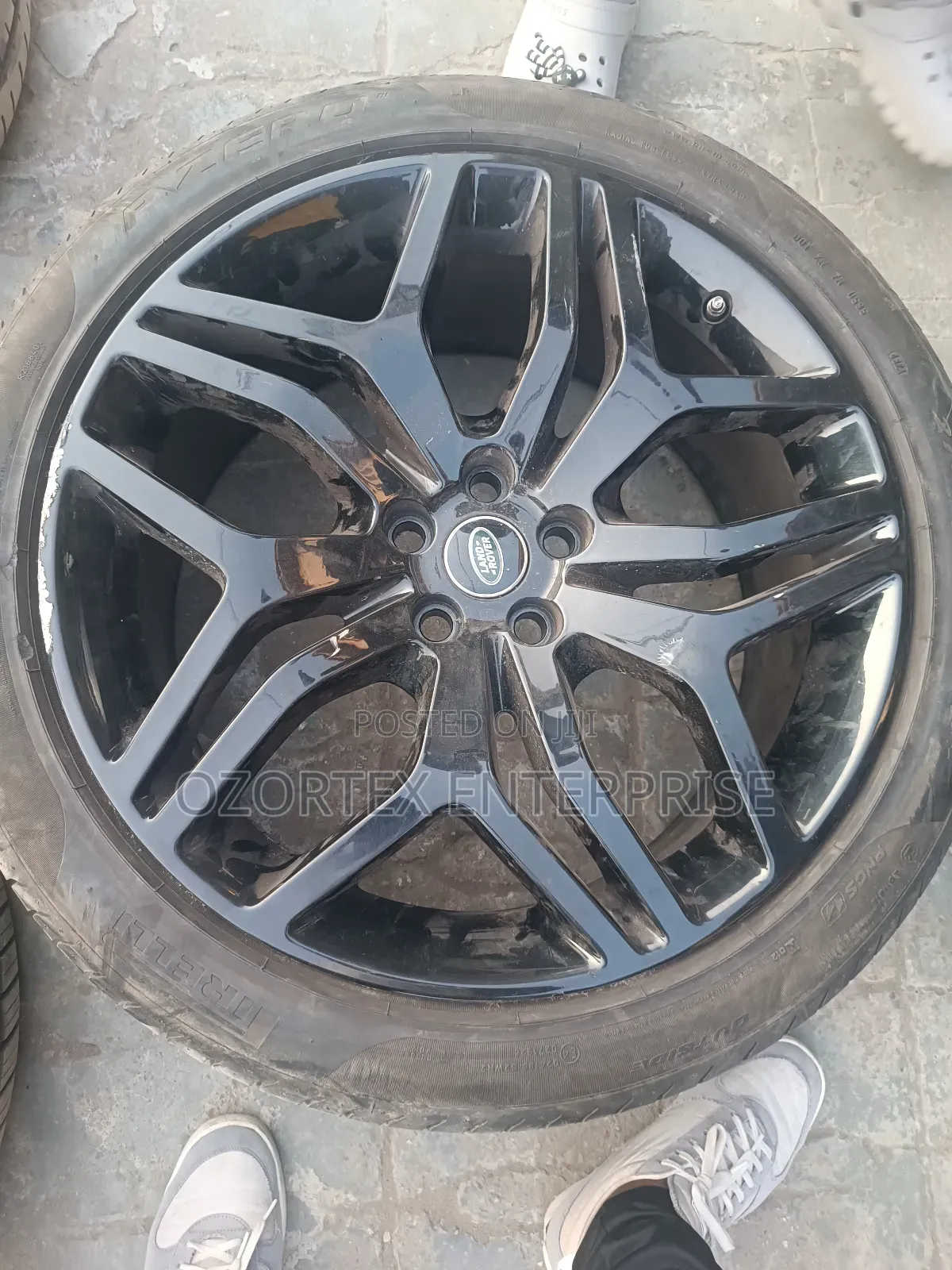 22inches Rim for Range Rover Wit Tyres Black