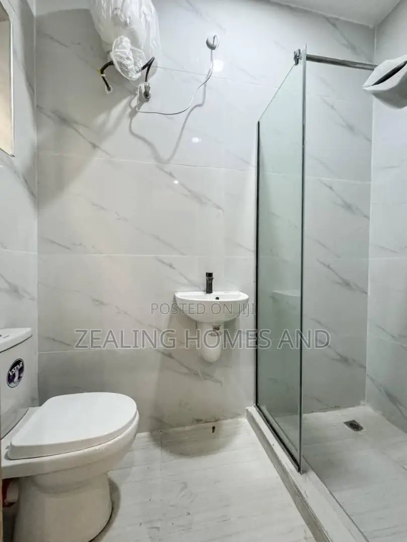 5bdrm Duplex in Chevron Lekki Phase for sale