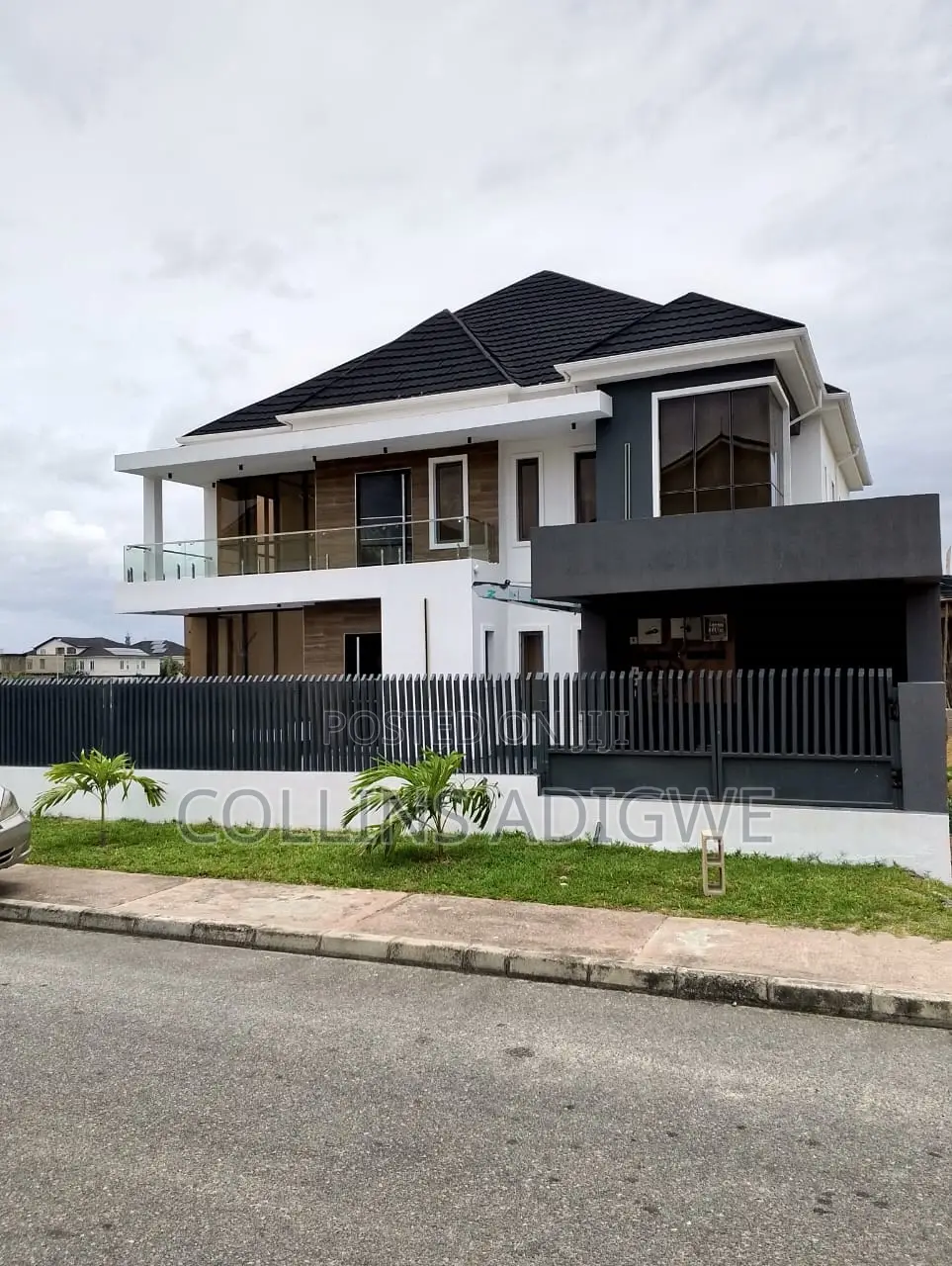 5bdrm Duplex in Royal Garden, Thomas Estate for sale