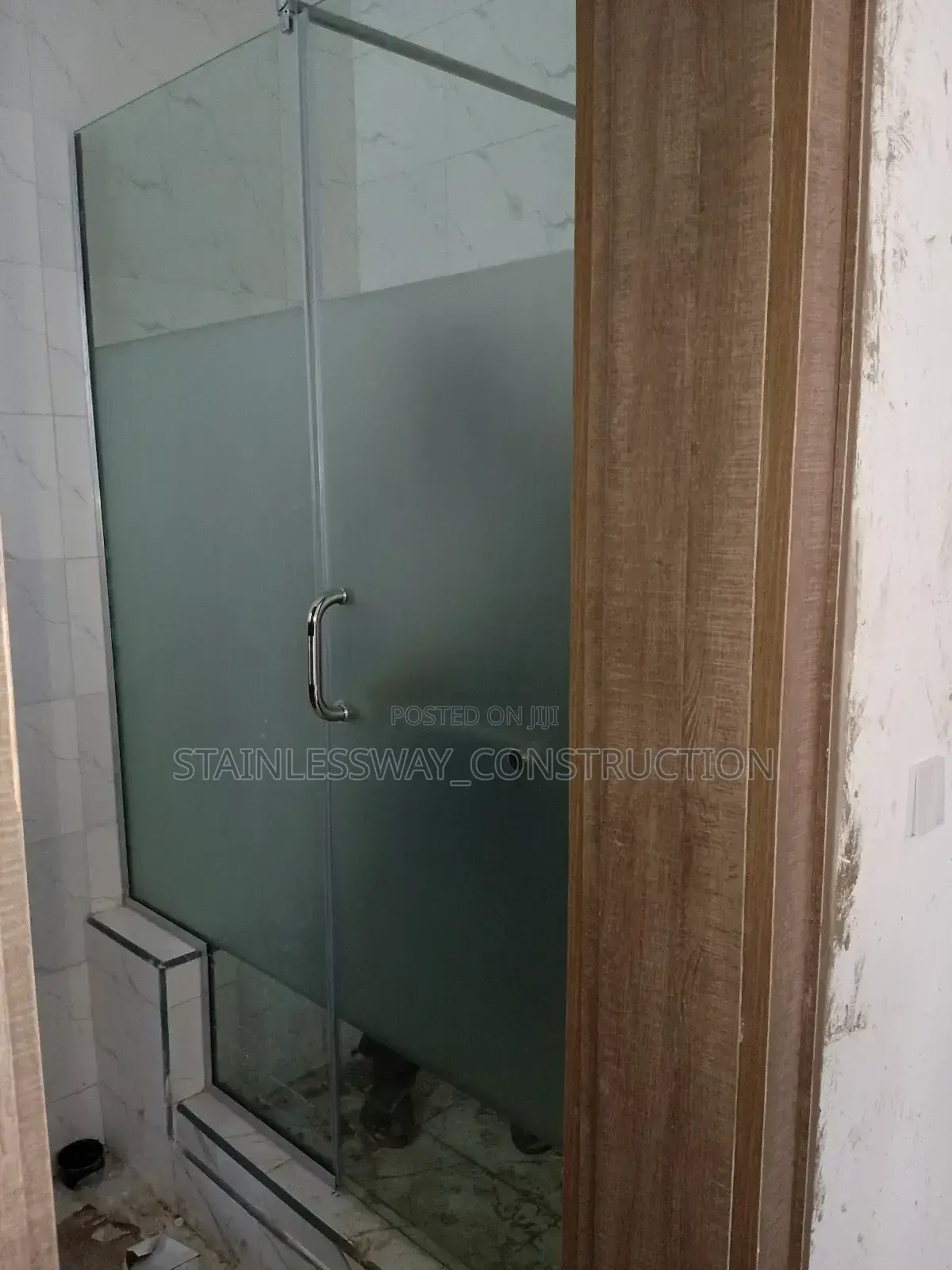 Framed Glass Shower Cubicle
