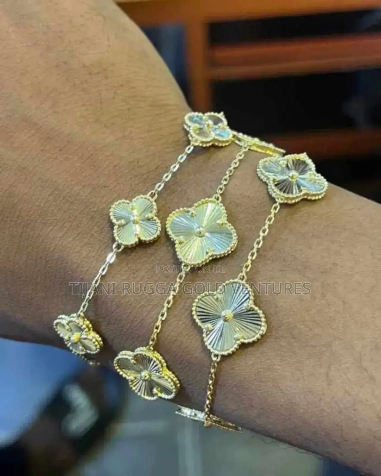 Pure Gold 750 Italy 18karat VCF