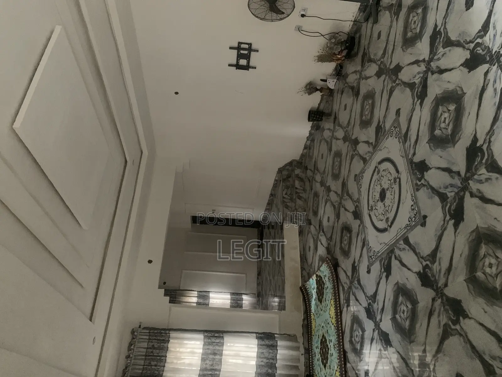 3bdrm Penthouse in Minna for sale