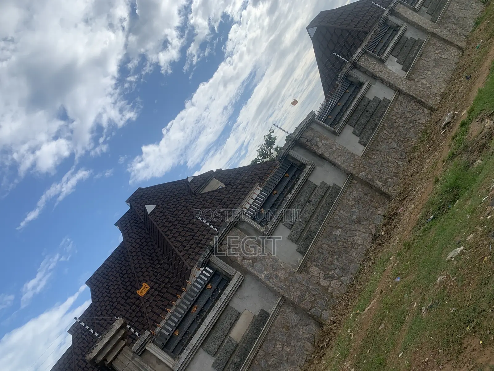 3bdrm Penthouse in Minna for sale