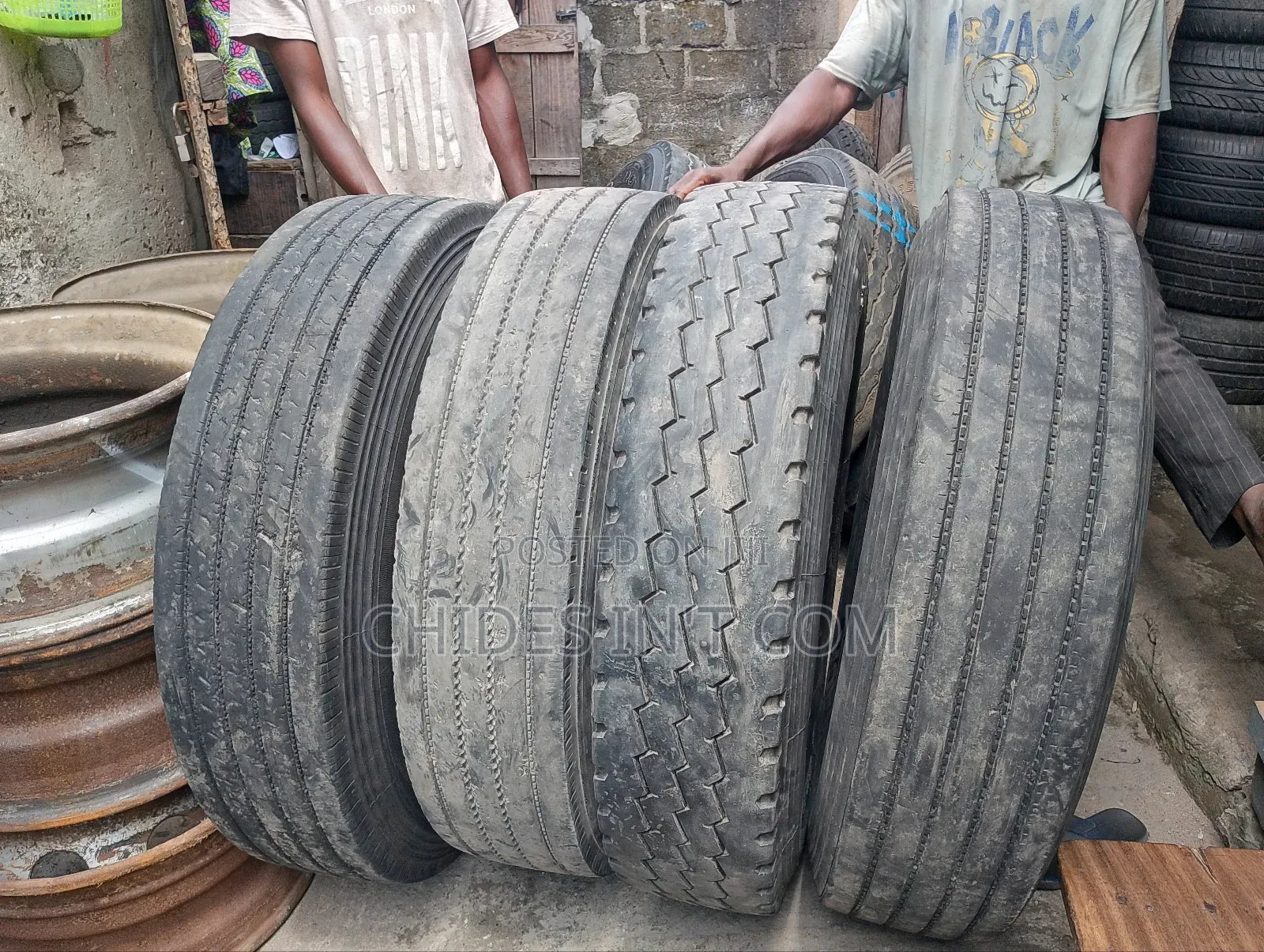 11 R24 Tukumbor Tire
