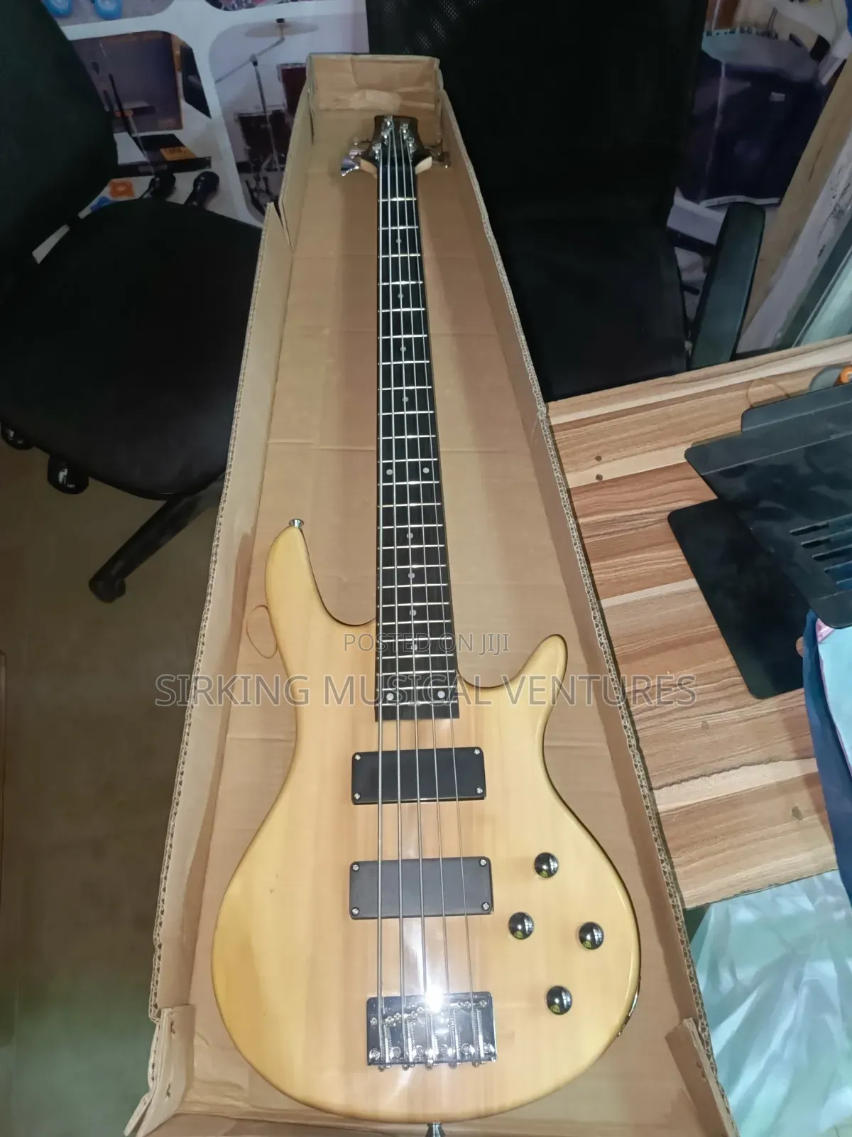 5 Strings Bass Guitar 24 Flex With Belt, Bag Extra Strings