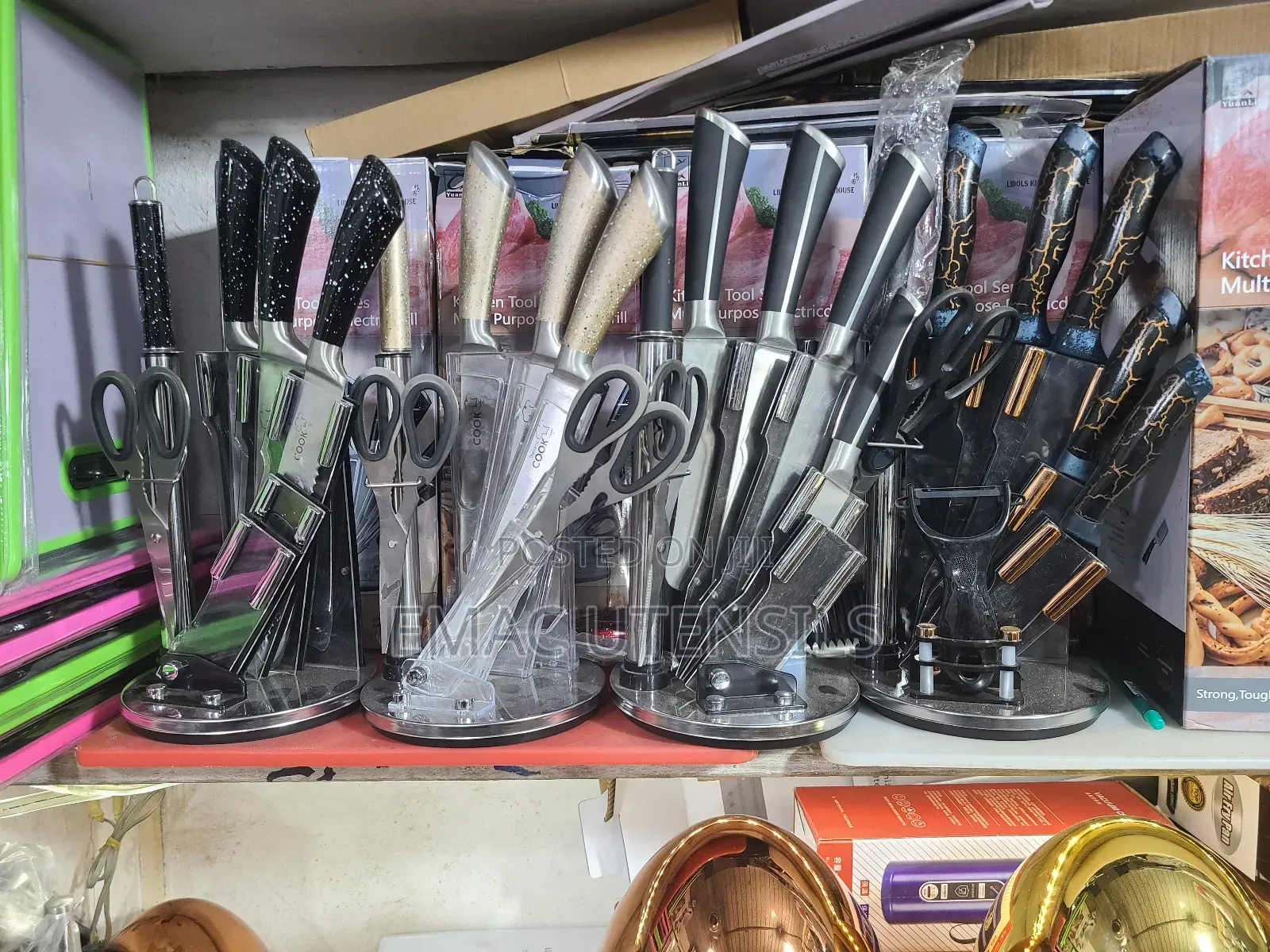 Kitchen Knife Set With Stand - Pack of 8 Pieces