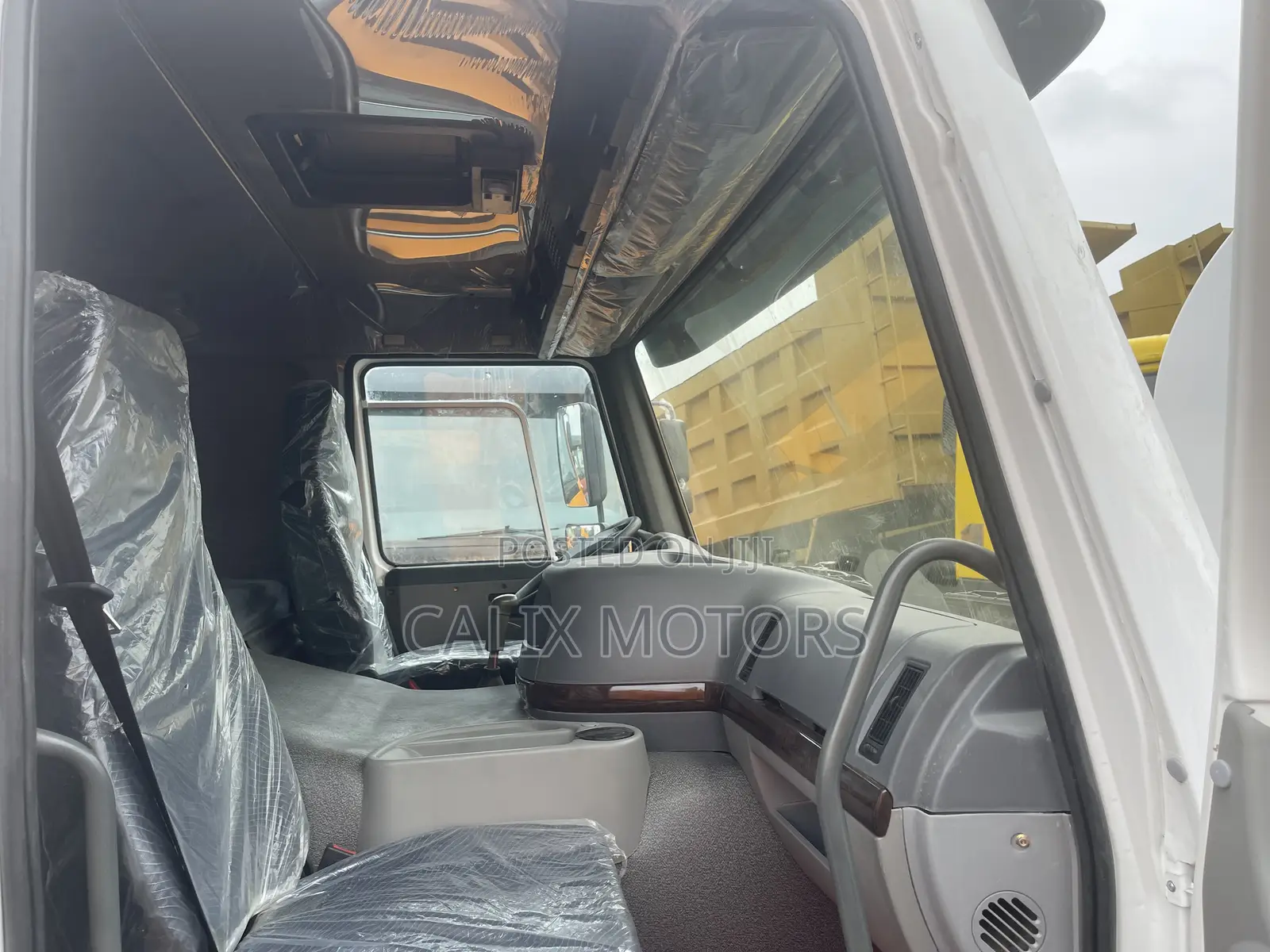 Foreign Used Howo Concrete Mixer Truck.