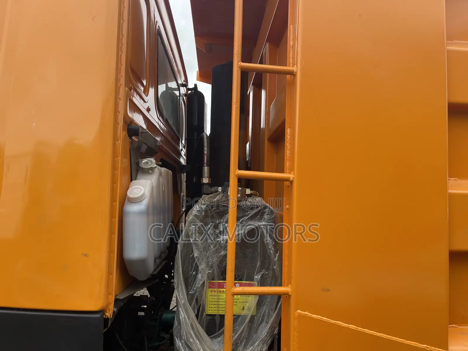 Foreign Used Howo Sinotruck 10 Tyres Tipper Truck.