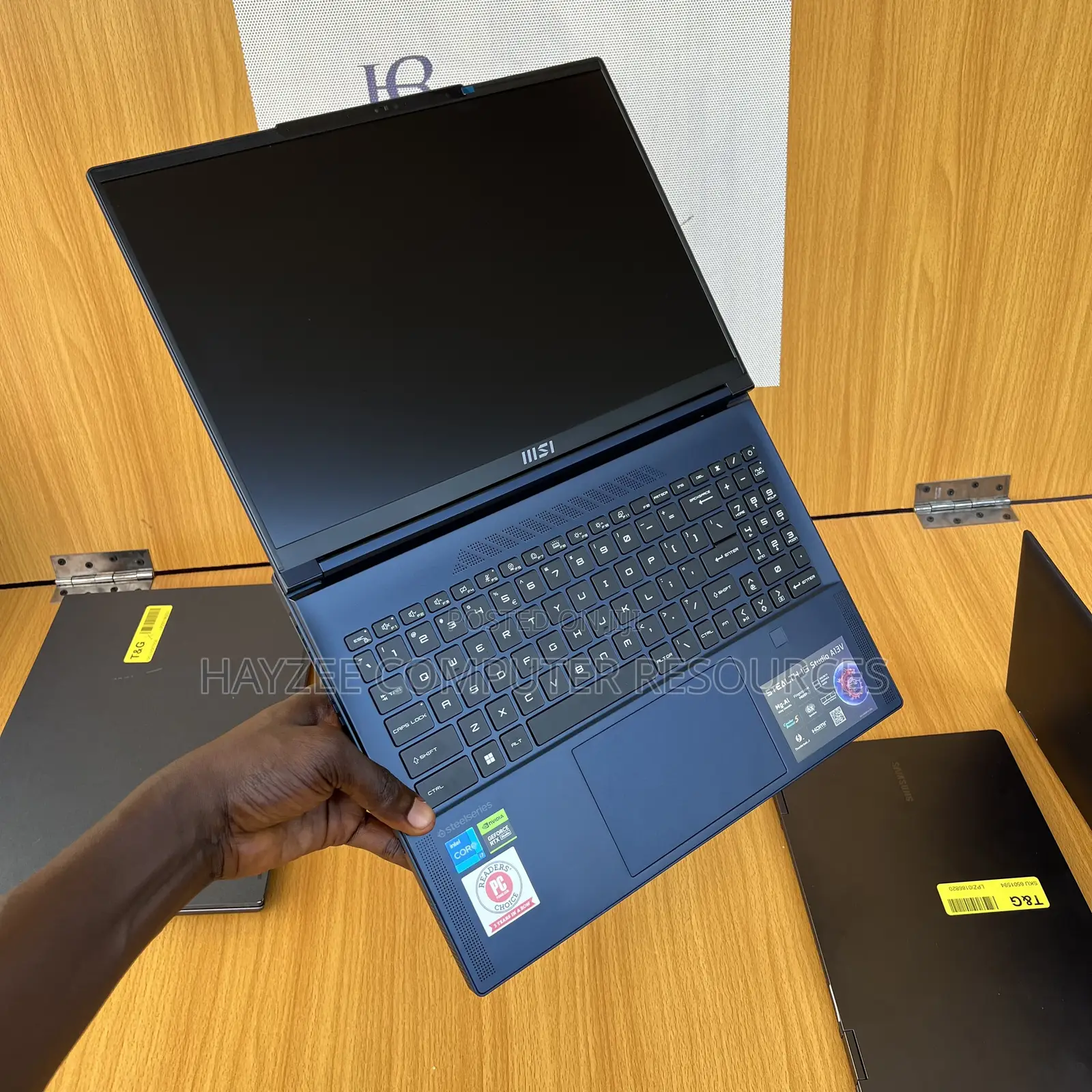Laptop MSI Stealth 17 Studio A13V 32GB Intel Core I7 SSD 1T