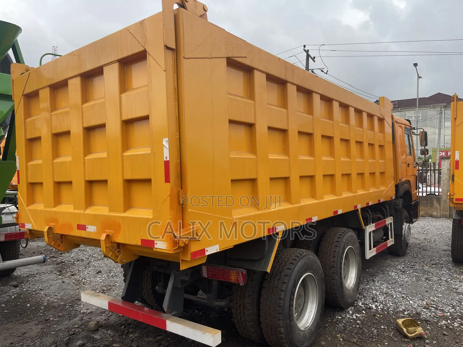 Foreign Used Howo Truck 10 Tyres Tipper.