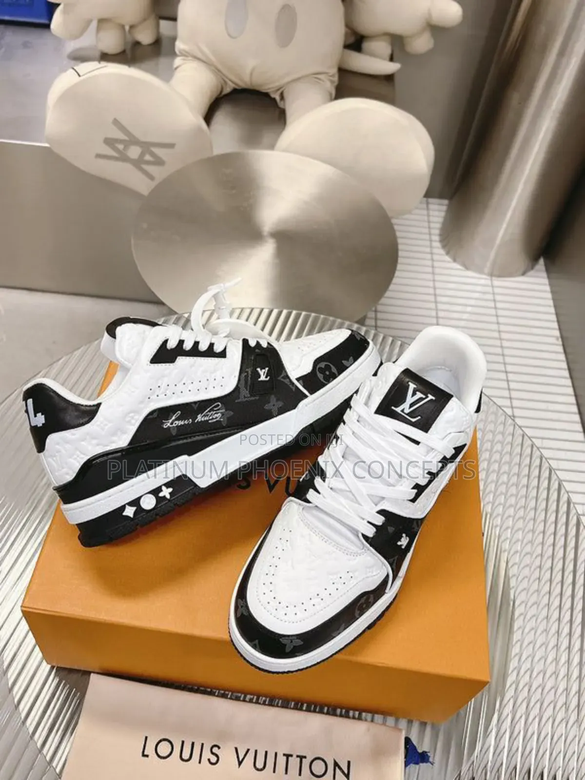 Grade A Louis Vuitton Monogram Original Quality Sneakers
