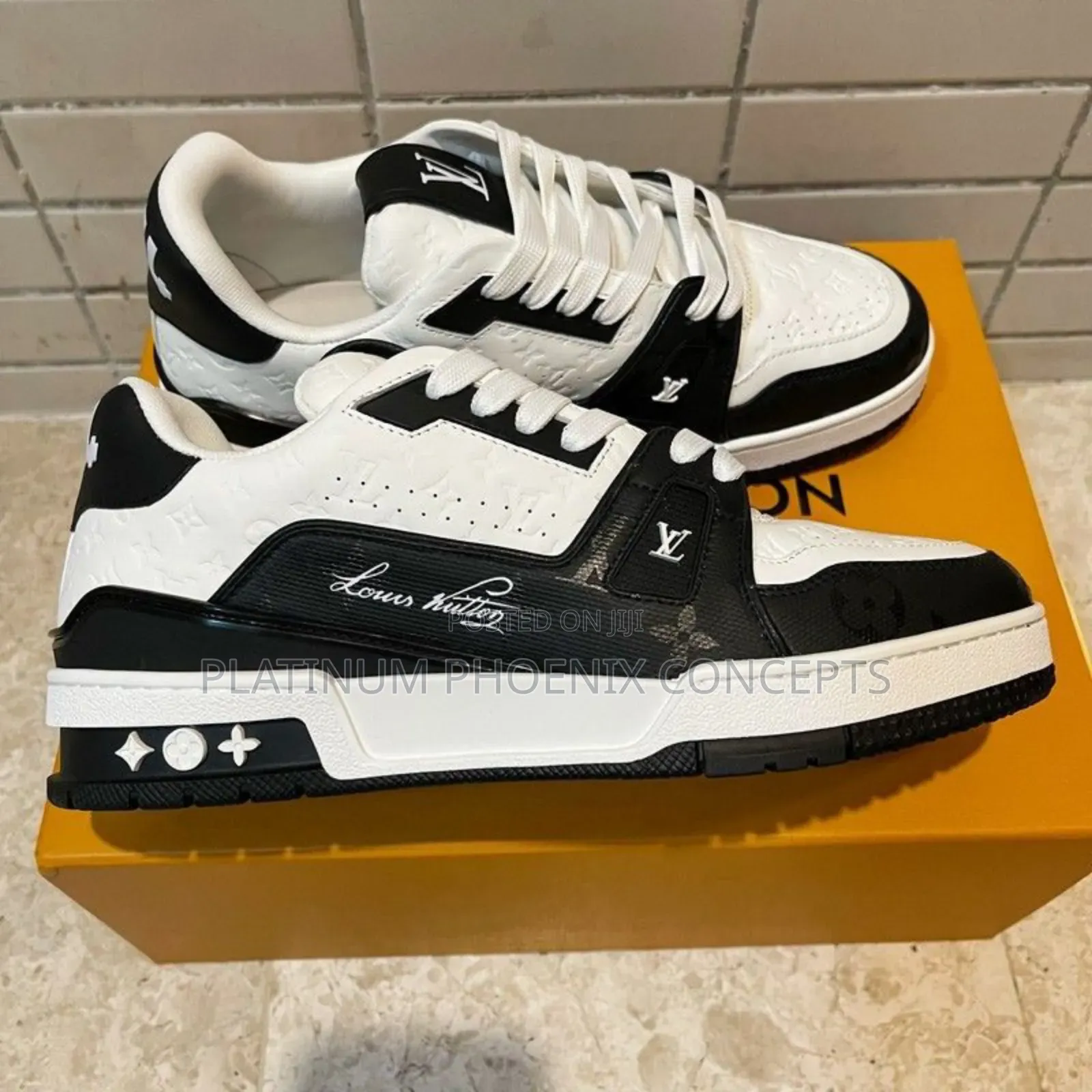 Grade A Louis Vuitton Monogram Original Quality Sneakers