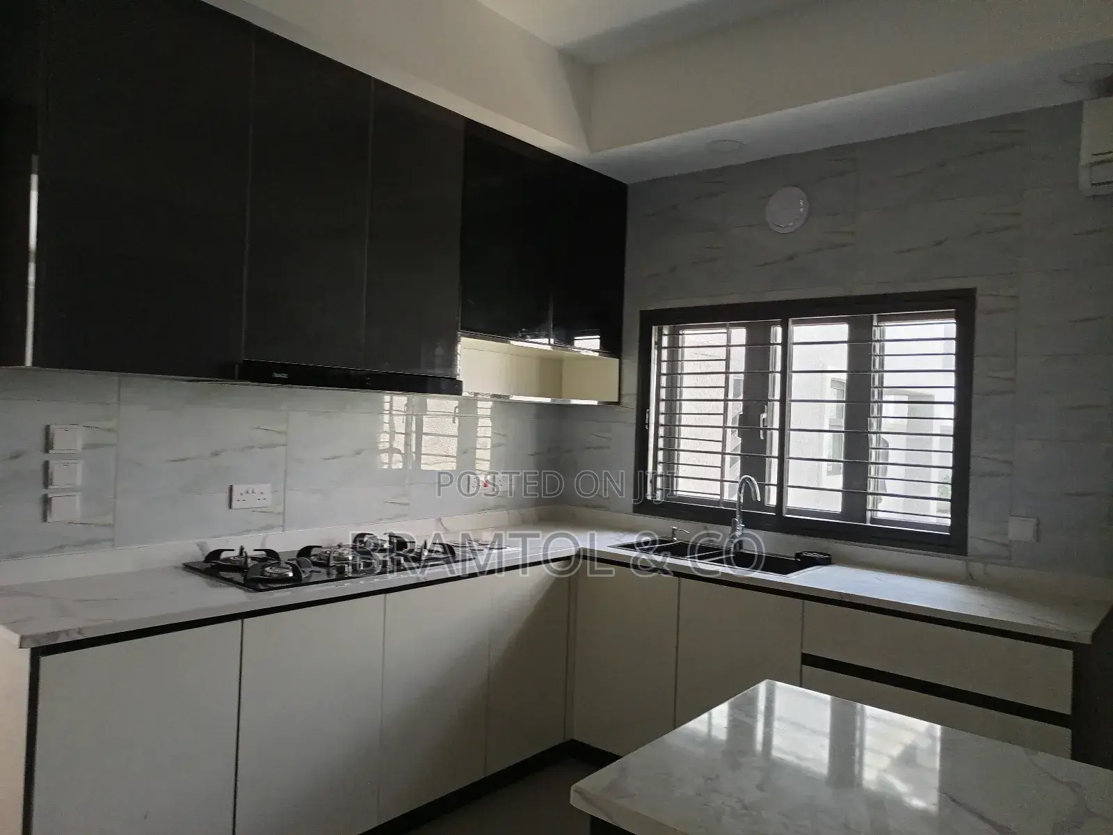 4bdrm Duplex in Wuse 2 for rent