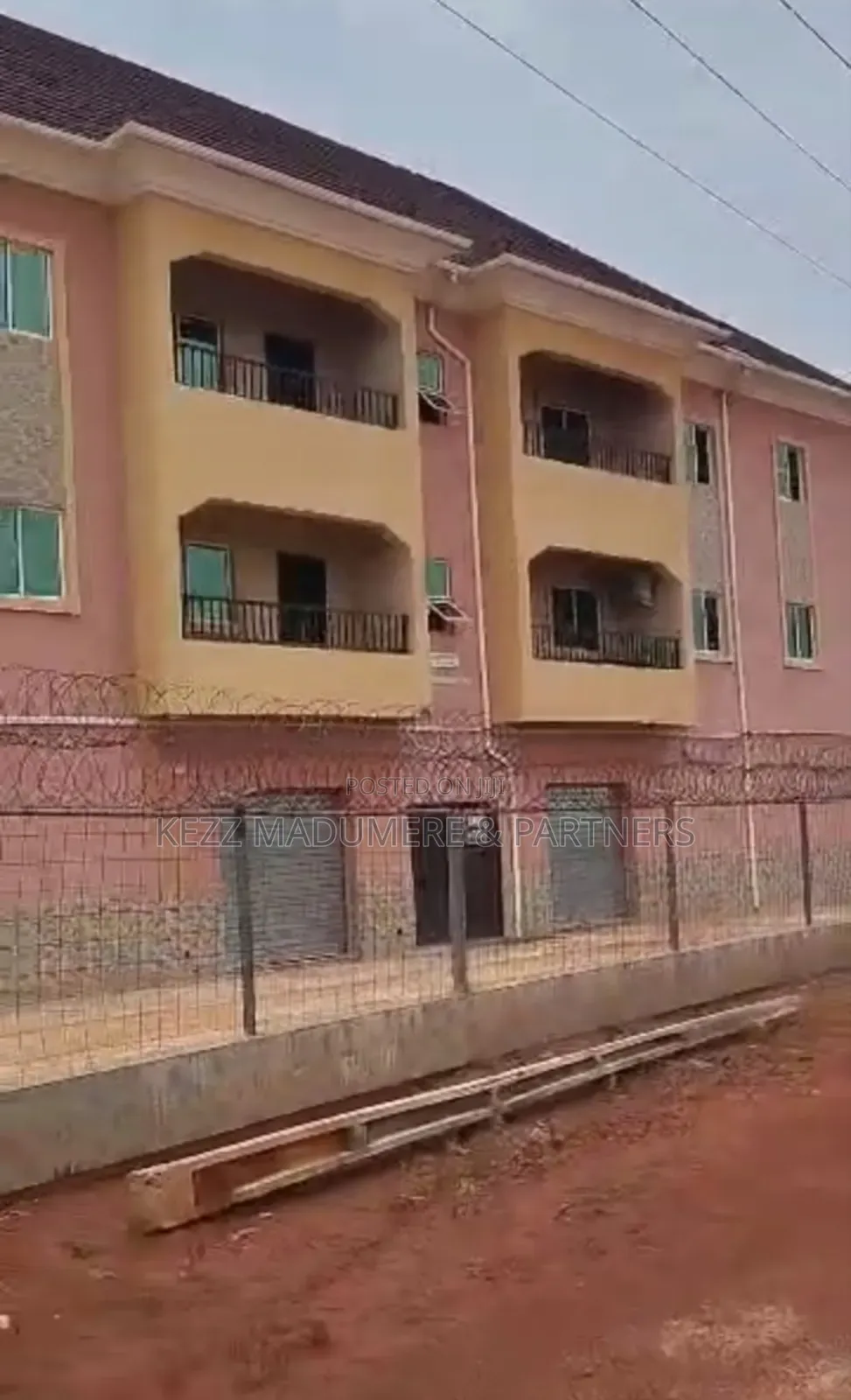 18bdrm Block of Flats in Secured Gated Estate for sale
