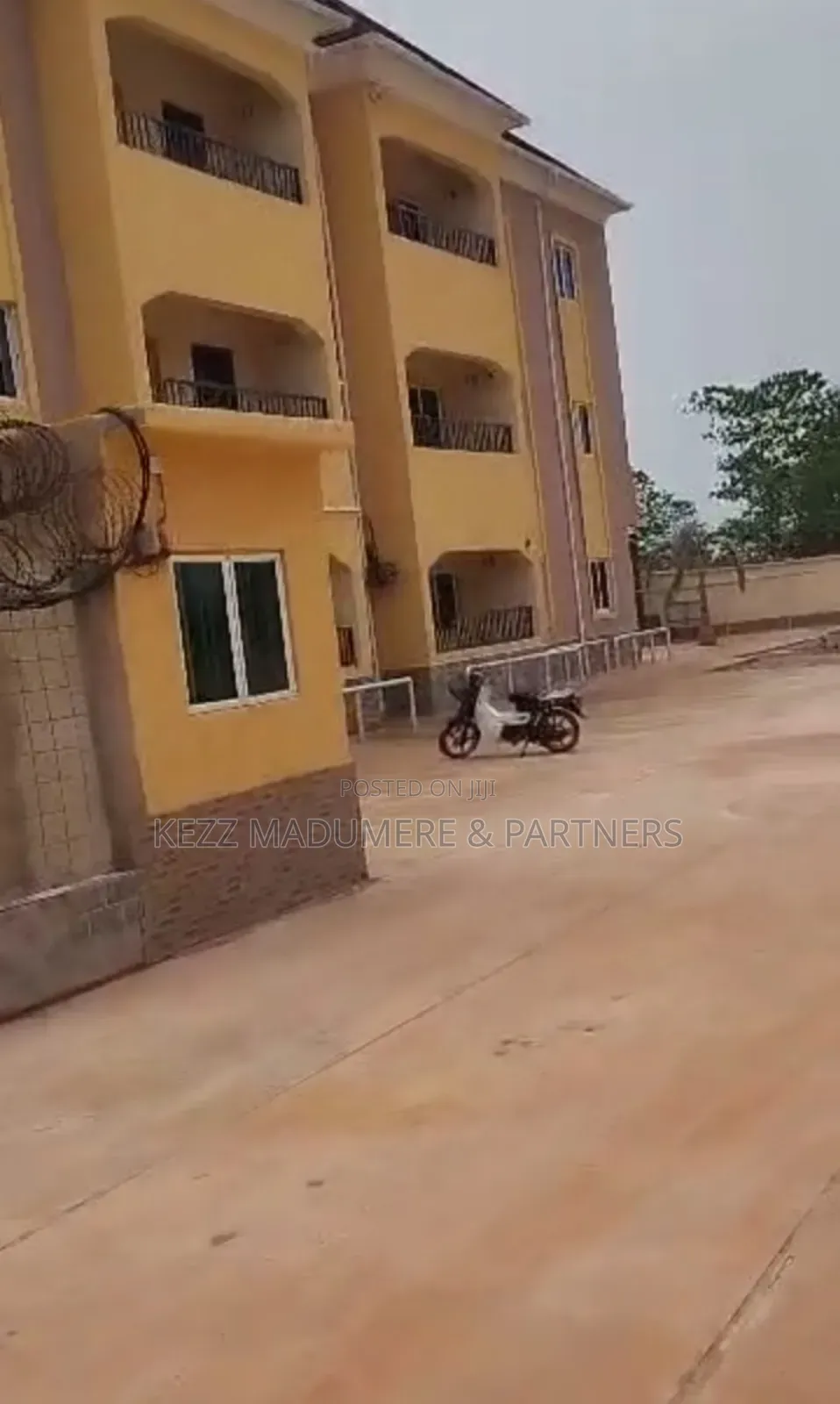 18bdrm Block of Flats in Secured Gated Estate for sale