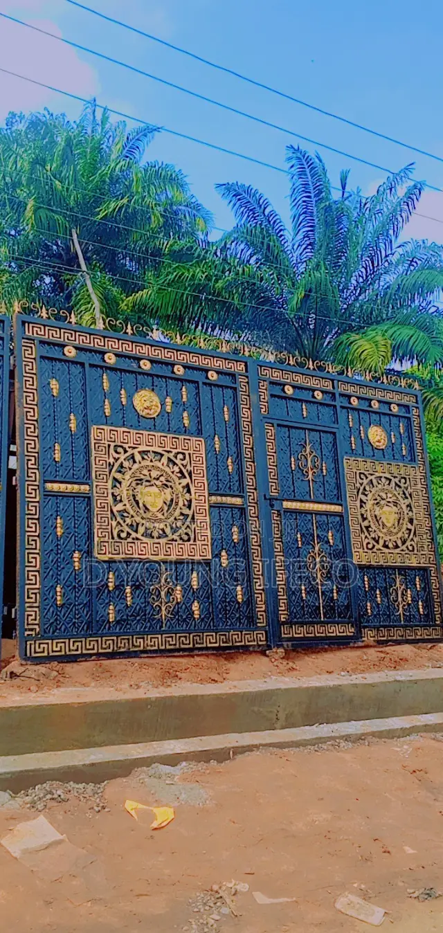 New Morden Design Wrought Iron Gate
