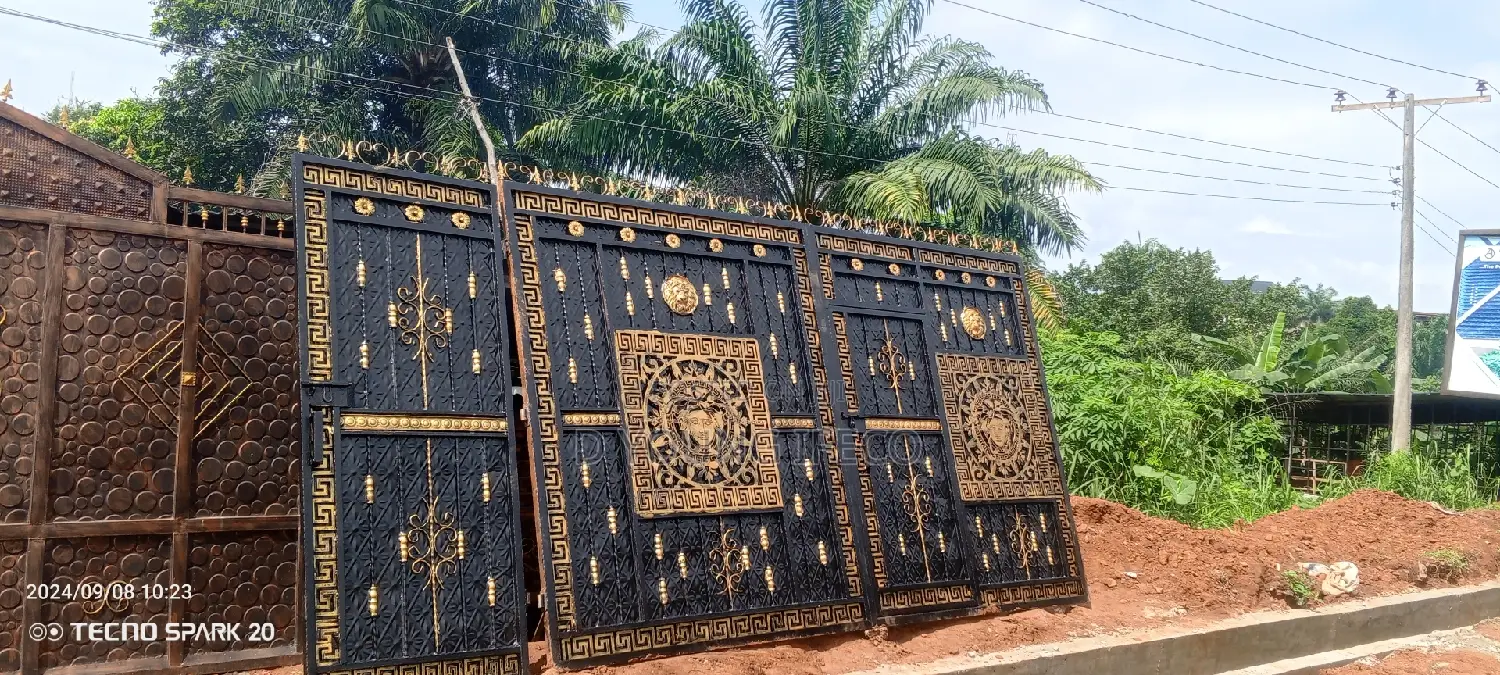 New Morden Design Wrought Iron Gate